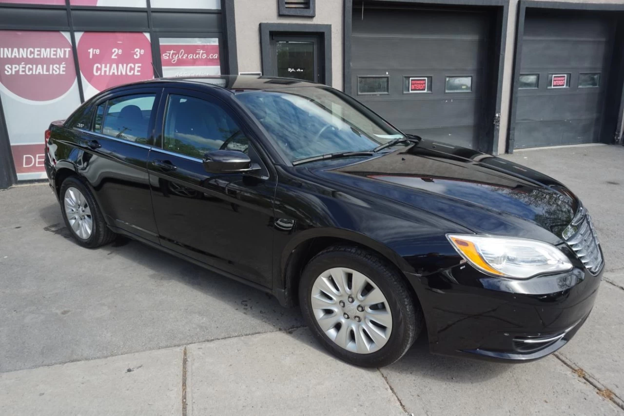 2011 Chrysler 200 LX 2.4 LITERS FULLY LOADED Image principale