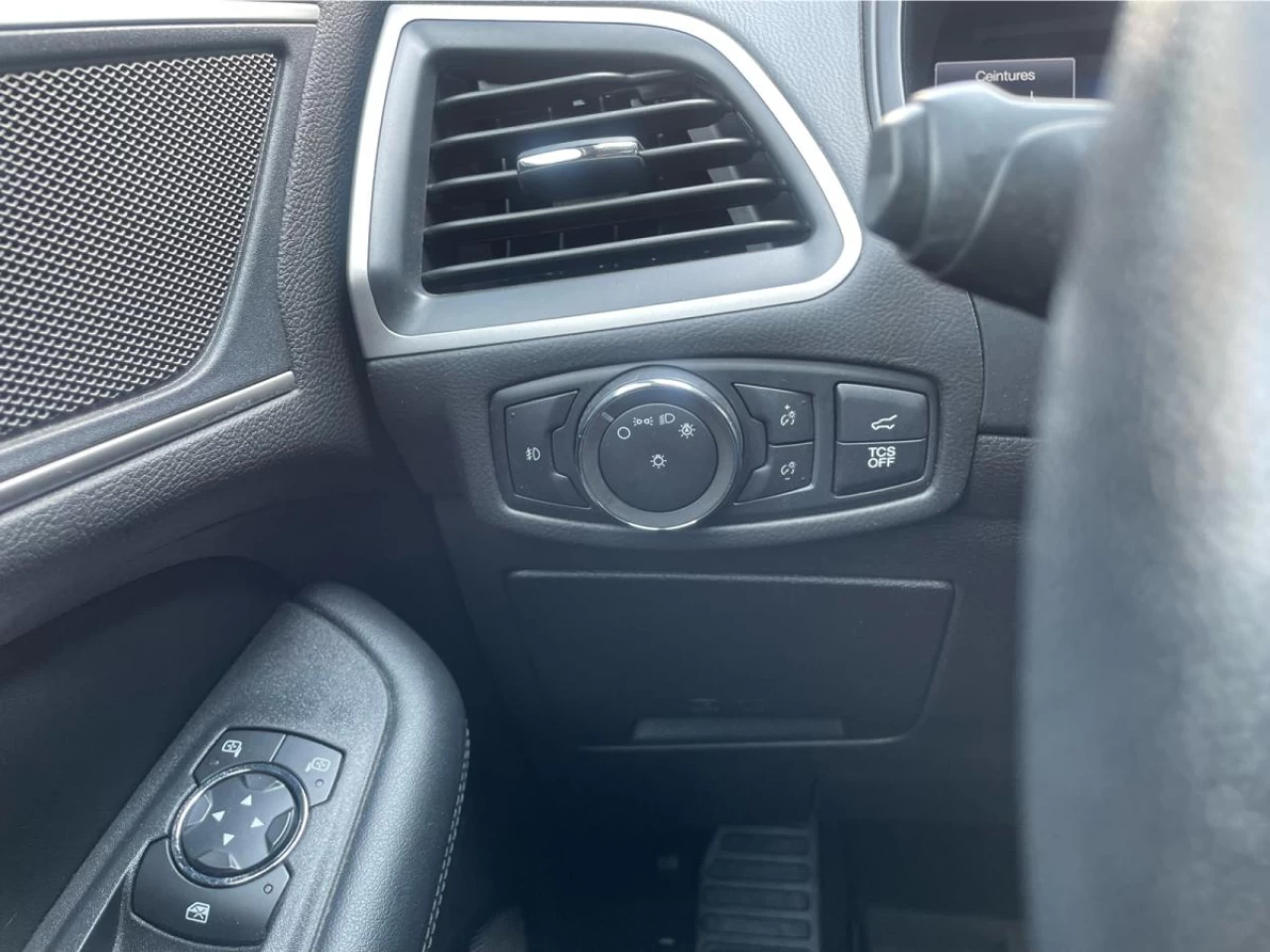 2022 Ford Edge SEL AWD Image principale