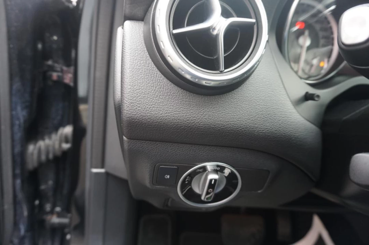 2015 Mercedes-Benz GLA-Class GLA 250 Awd Panoramic SunRoof Camera Bluetooth GPS Main Image