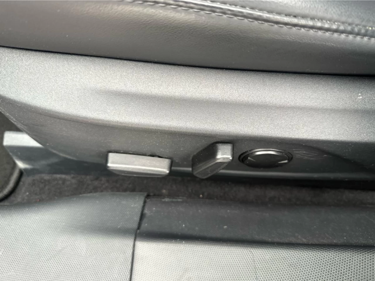 2023 Ford Mustang Mach-E Select AWD Image principale