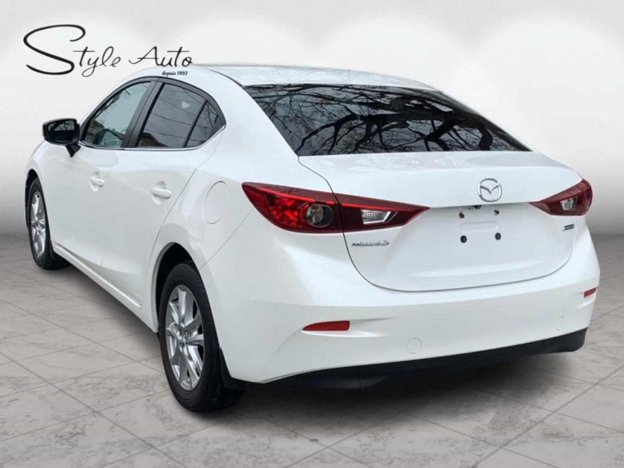2017 Mazda Mazda3 Auto SE Image principale