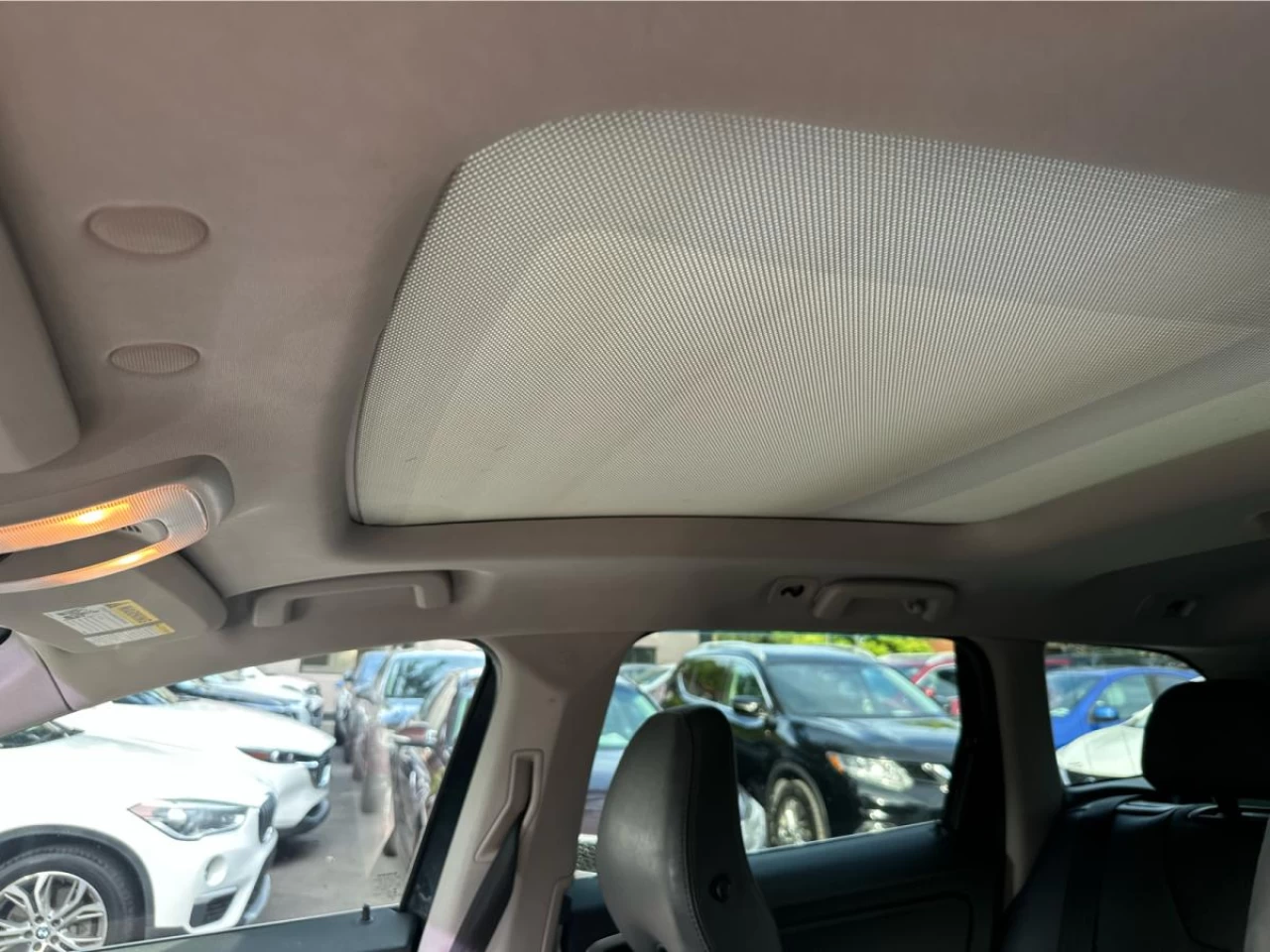2015 Volvo XC60 AWD T6 Premier Plus Image principale