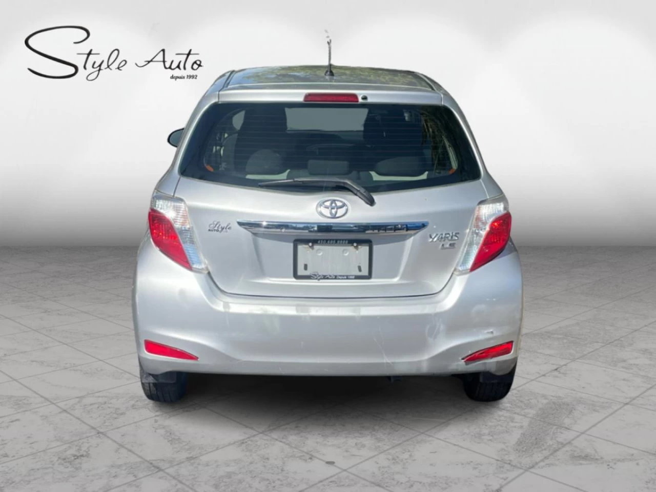 2013 Toyota Yaris 5dr HB Man LE Image principale