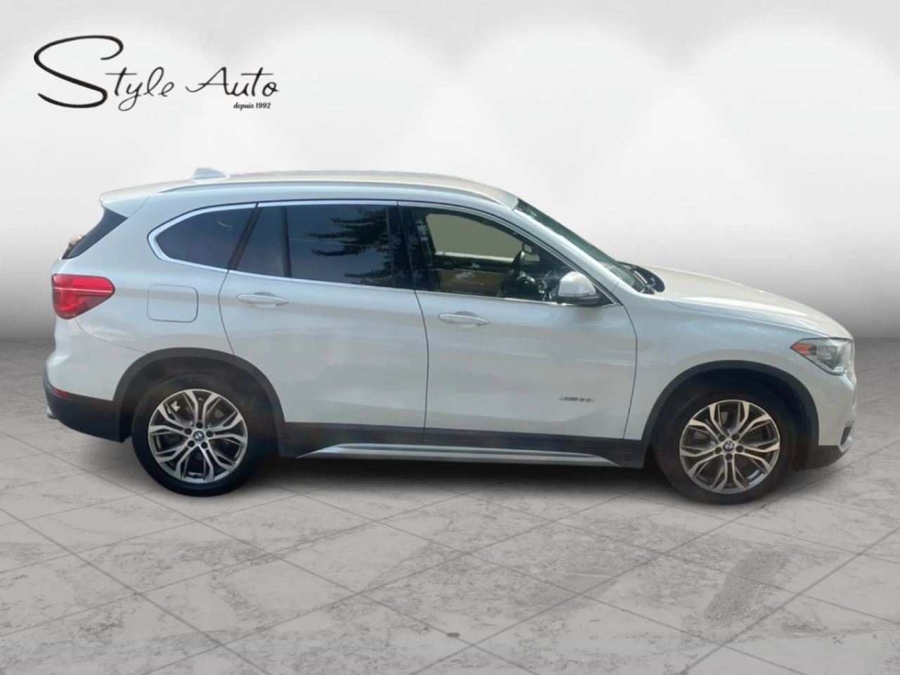 2017 BMW X1 AWD SAV Main Image