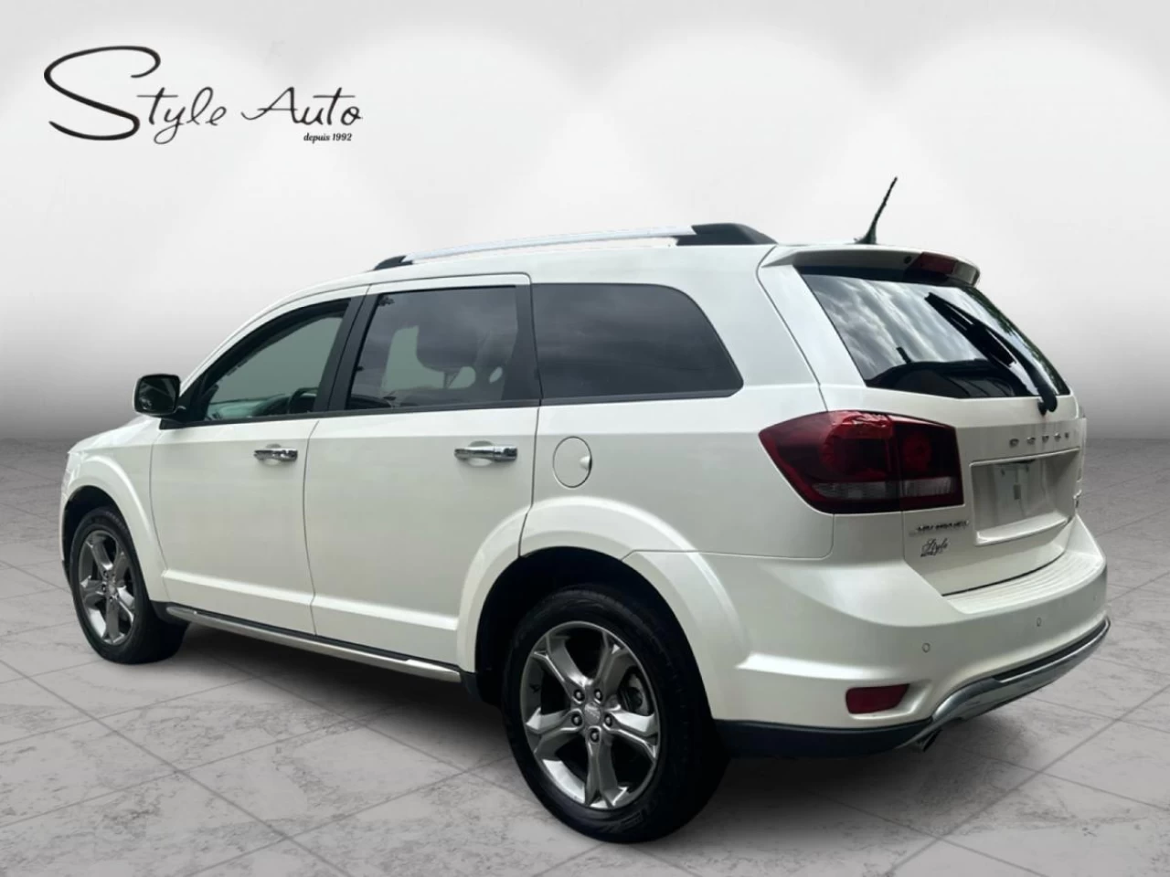 2016 Dodge Journey Crossroad 7 Pass Main Image