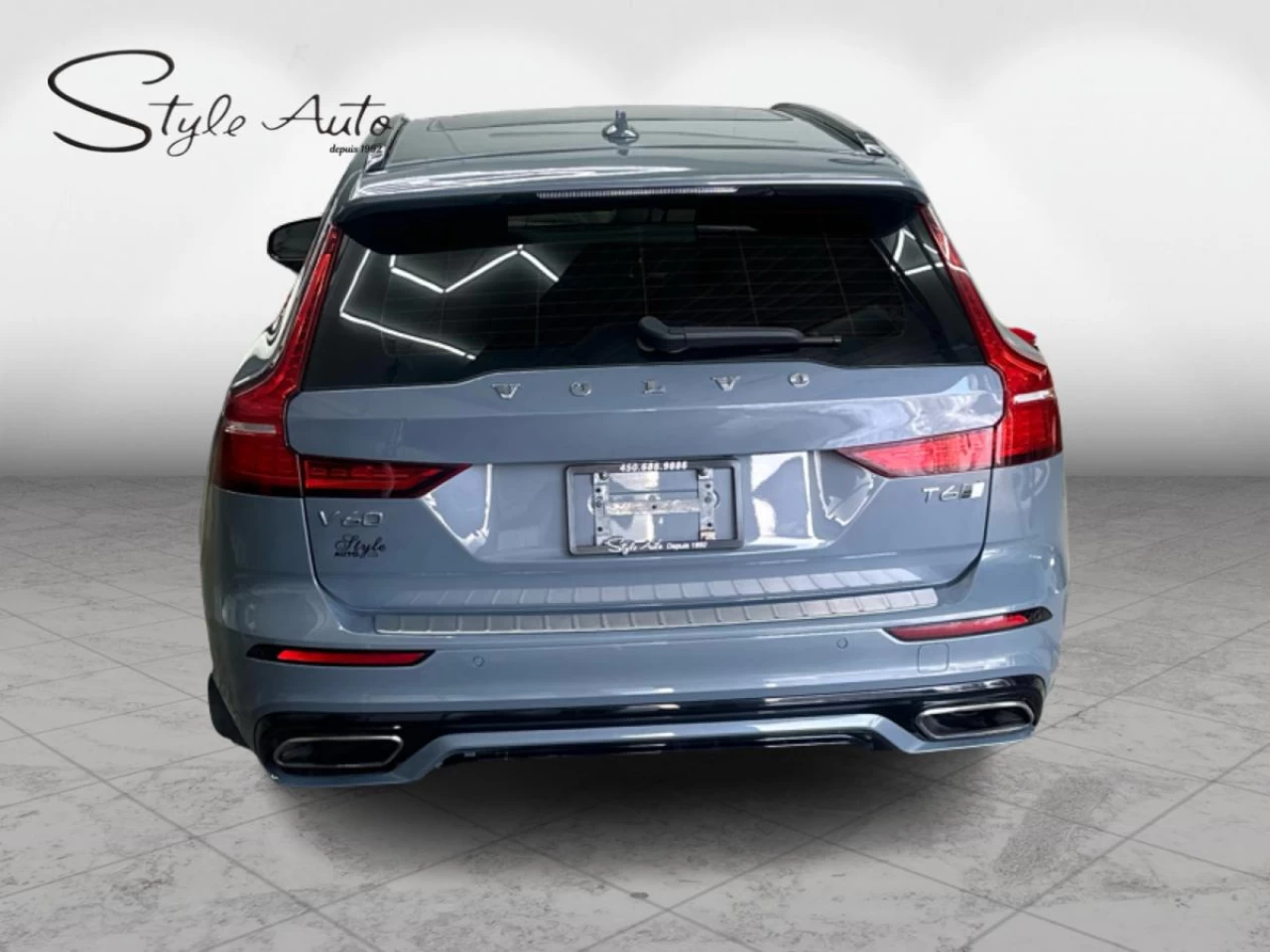 2022 Volvo V60 T6 AWD R-Design Image principale