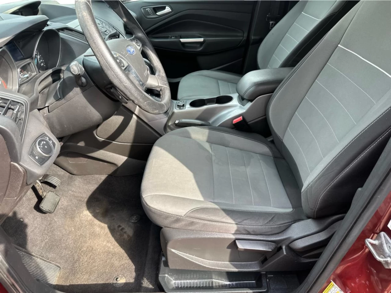 2015 Ford Escape 4dr SE Image principale