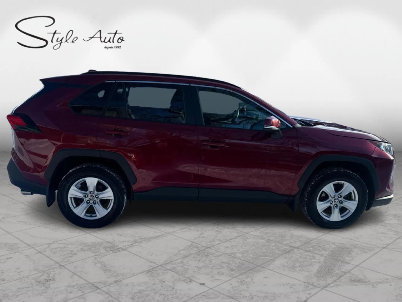 2021 Toyota RAV4 XLE AWD Image principale