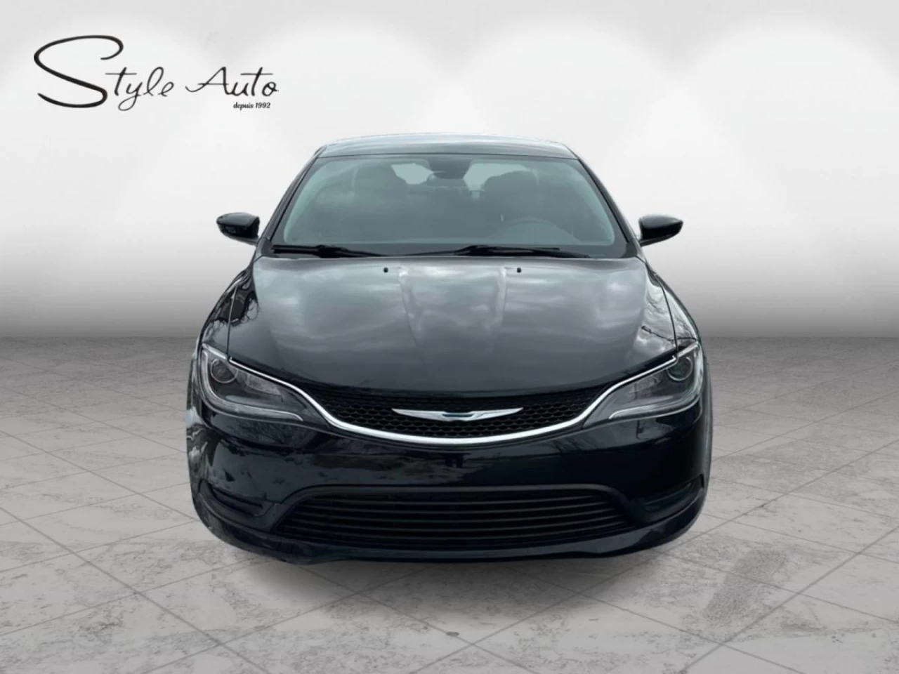 2015 Chrysler 200 4dr Sdn LX FWD Image principale