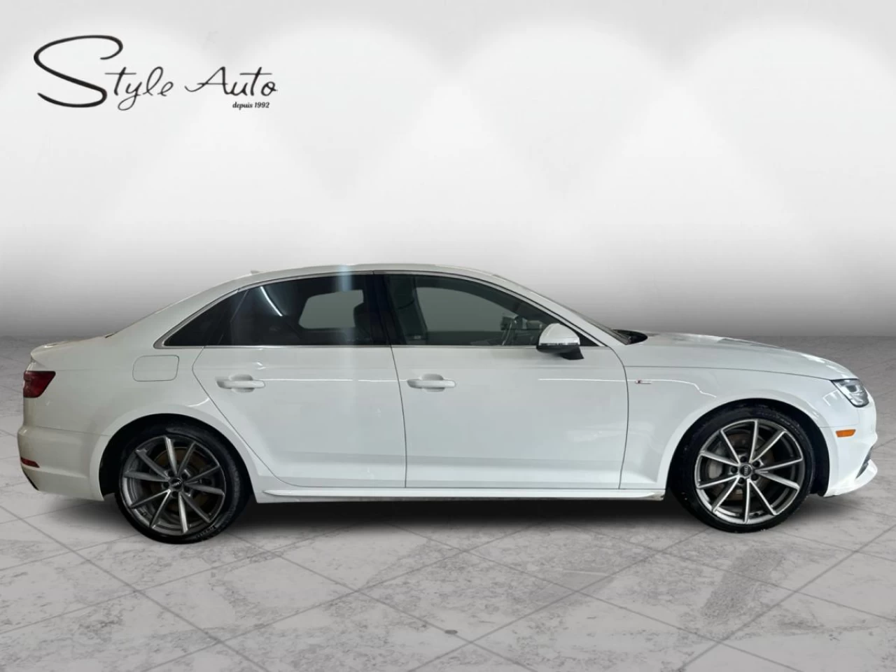 2017 Audi A4 Progressiv Quattro Main Image