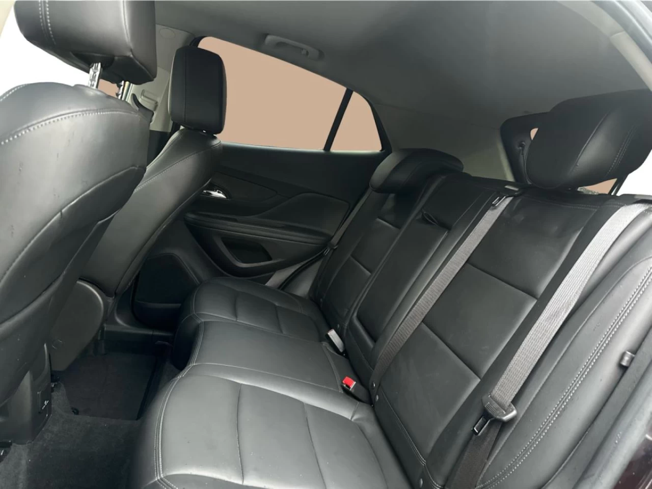 2017 Buick Encore Essence AWD Image principale