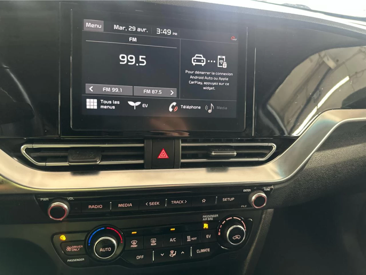 2021 Kia Niro EX FWD Main Image