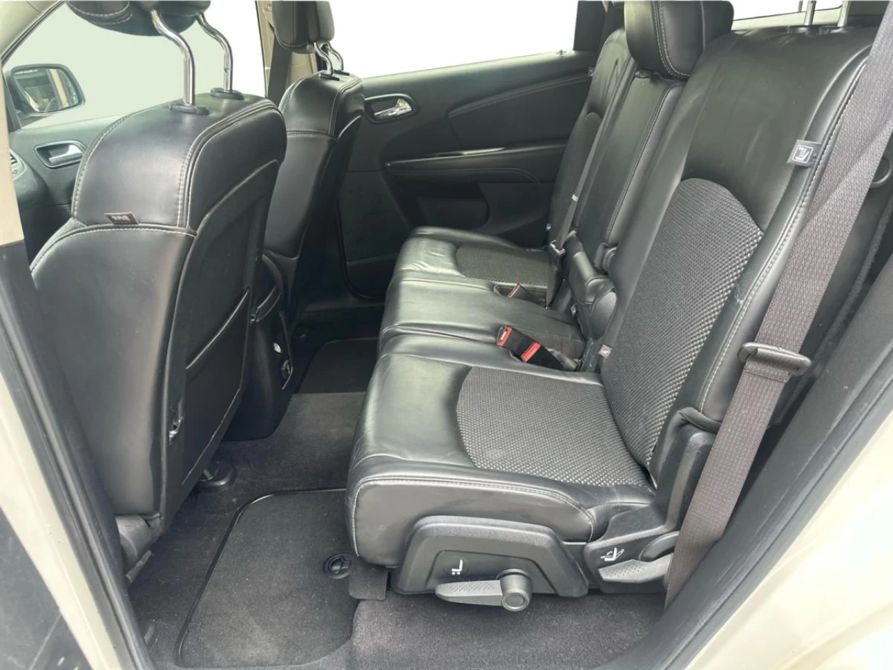 2016 Dodge Journey Crossroad 7 Pass Main Image