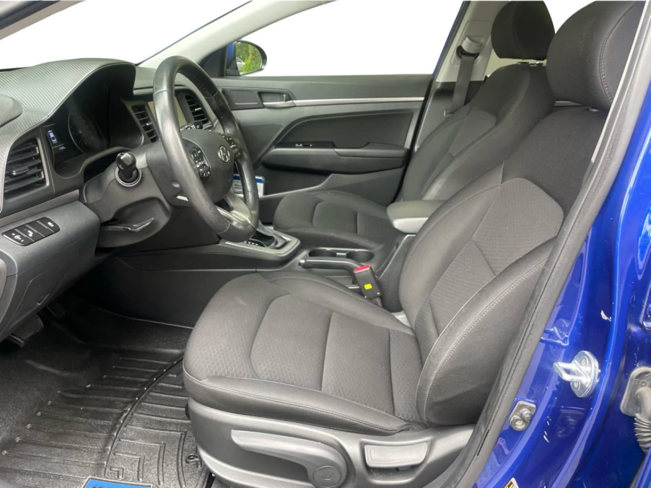 2020 Hyundai Elantra Preferred IVT Main Image