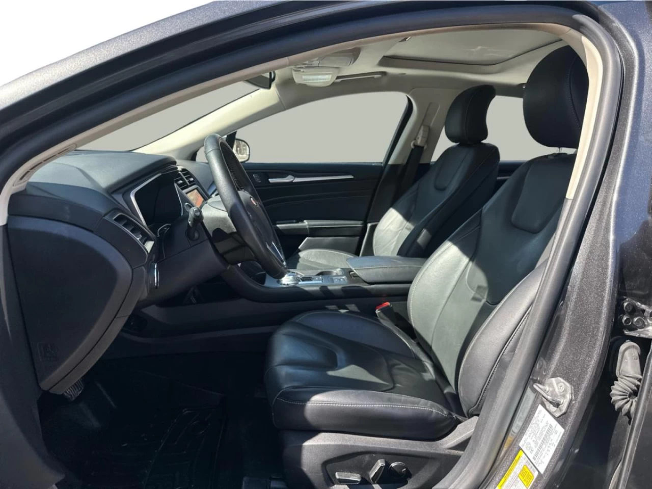 2019 Ford Fusion Energi Titanium FWD Hybride Main Image