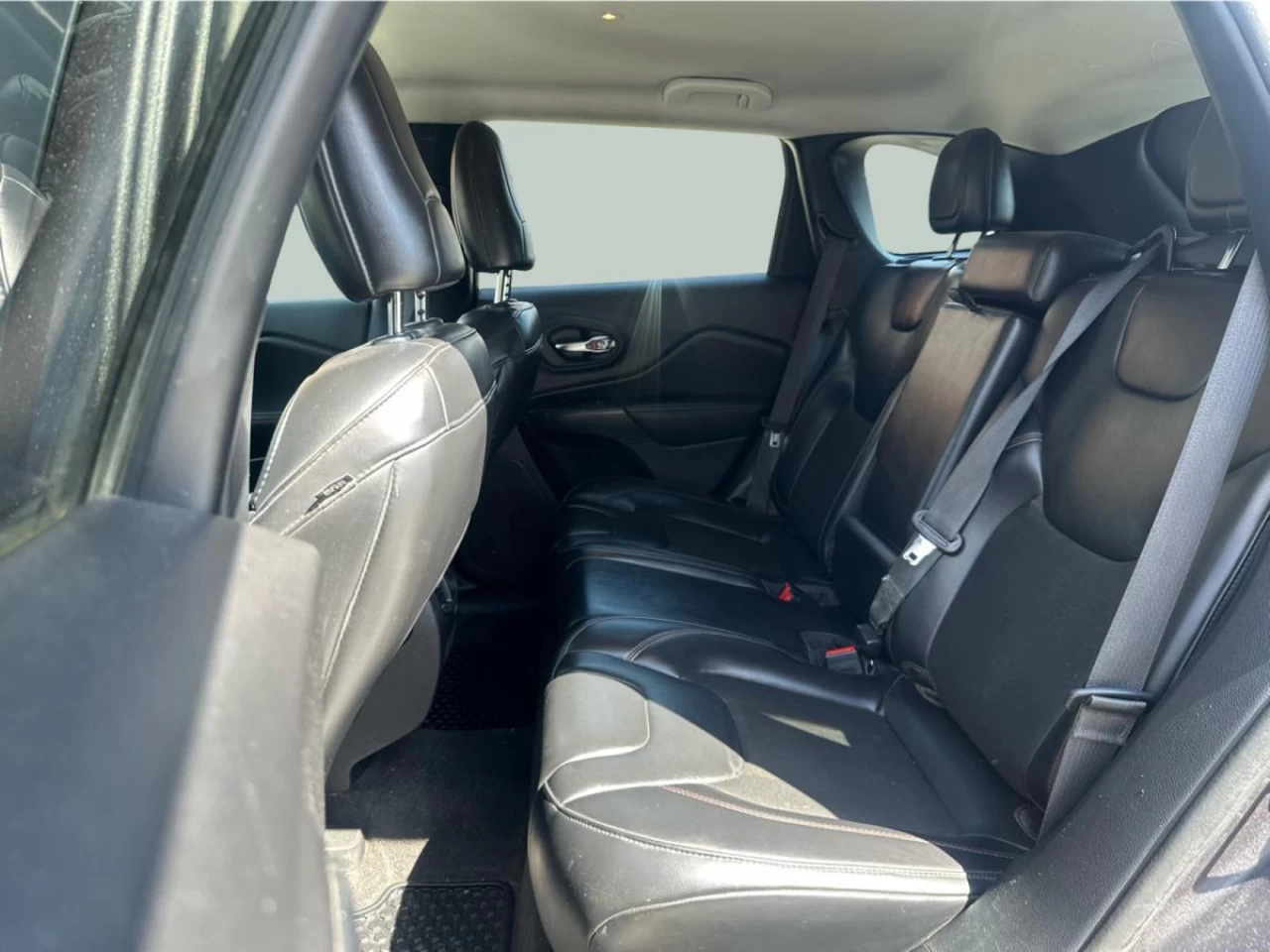 2020 Jeep Cherokee Trailhawk 4x4 Main Image