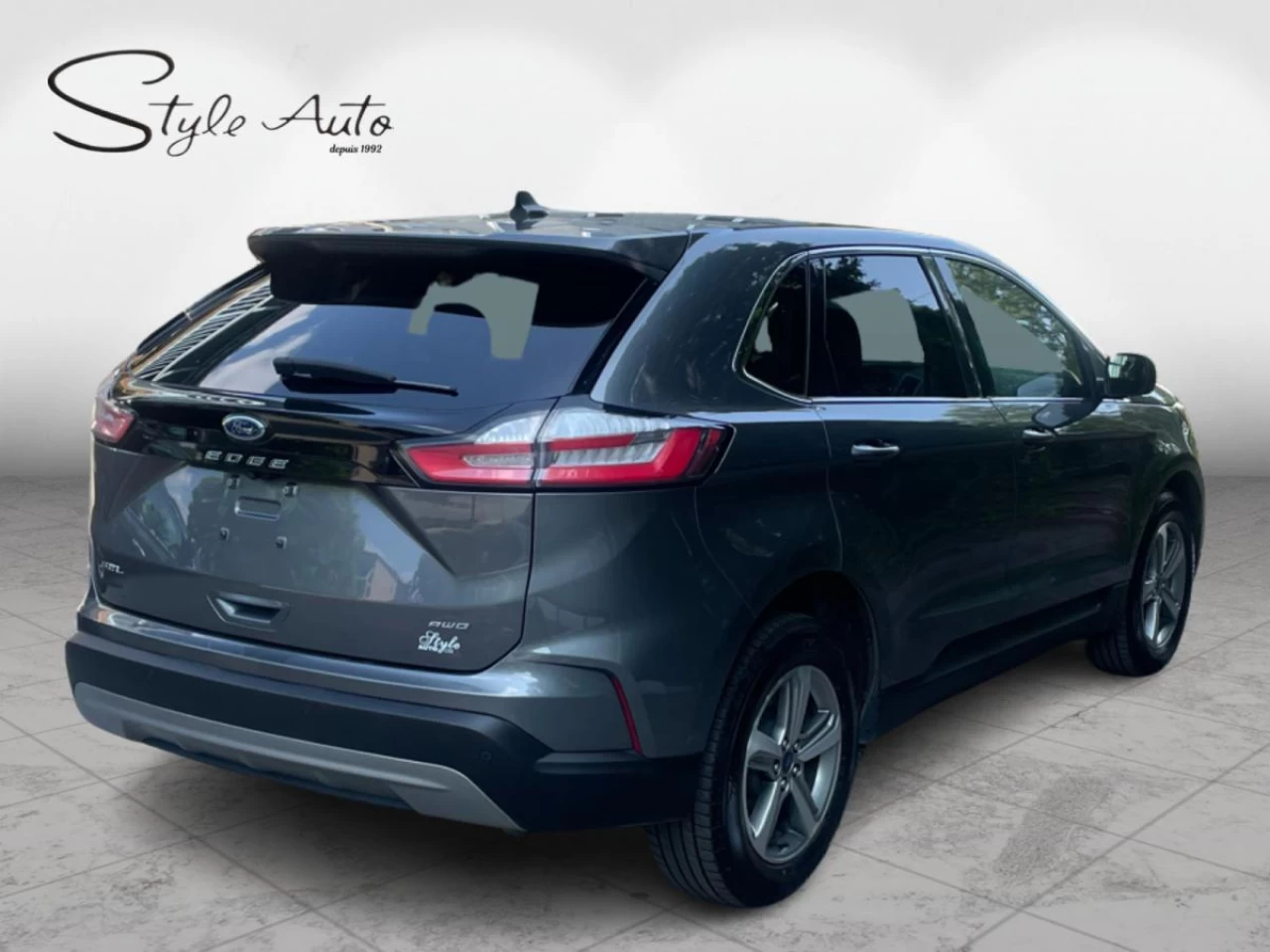 2022 Ford Edge SEL AWD Image principale