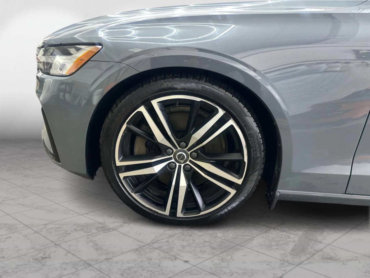 2022 Volvo V60 T6 AWD R-Design Image principale