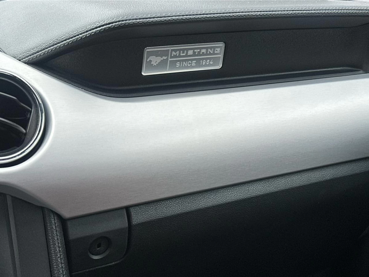 2015 Ford Mustang Fastback EcoBoost Image principale