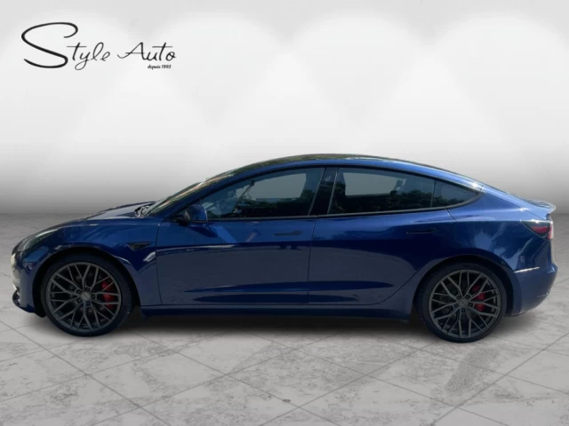 Tesla Model 3  2022
