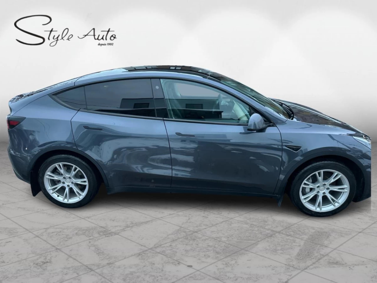 2023 Tesla Model Y RWD Image principale