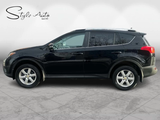 Toyota RAV4 AWD  XLE 2014