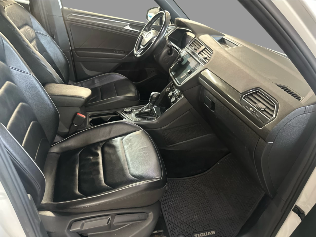 2018 Volkswagen Tiguan Highline R-Line 4MOTION Main Image