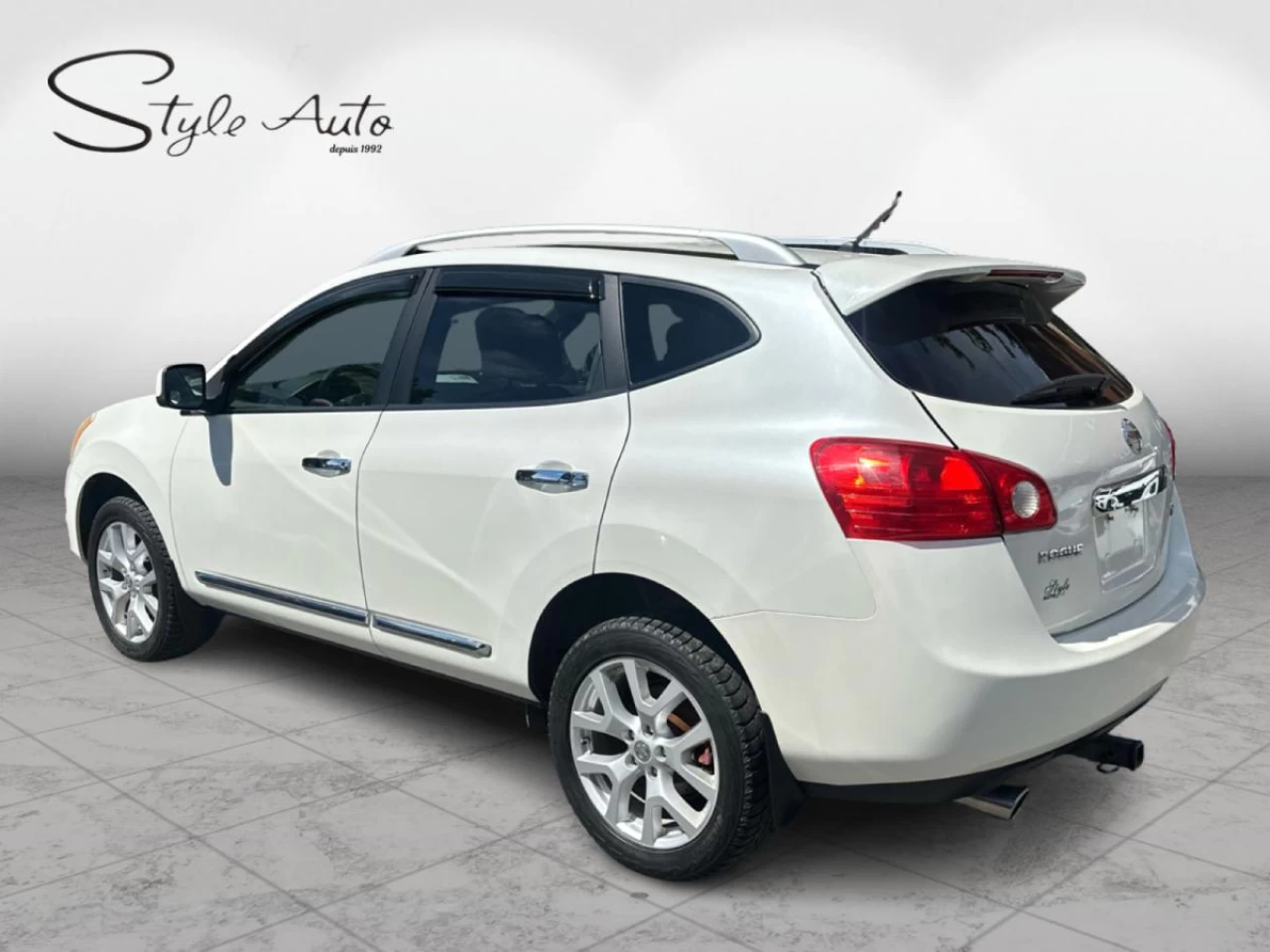 2011 Nissan Rogue FWD 4dr SV Image principale