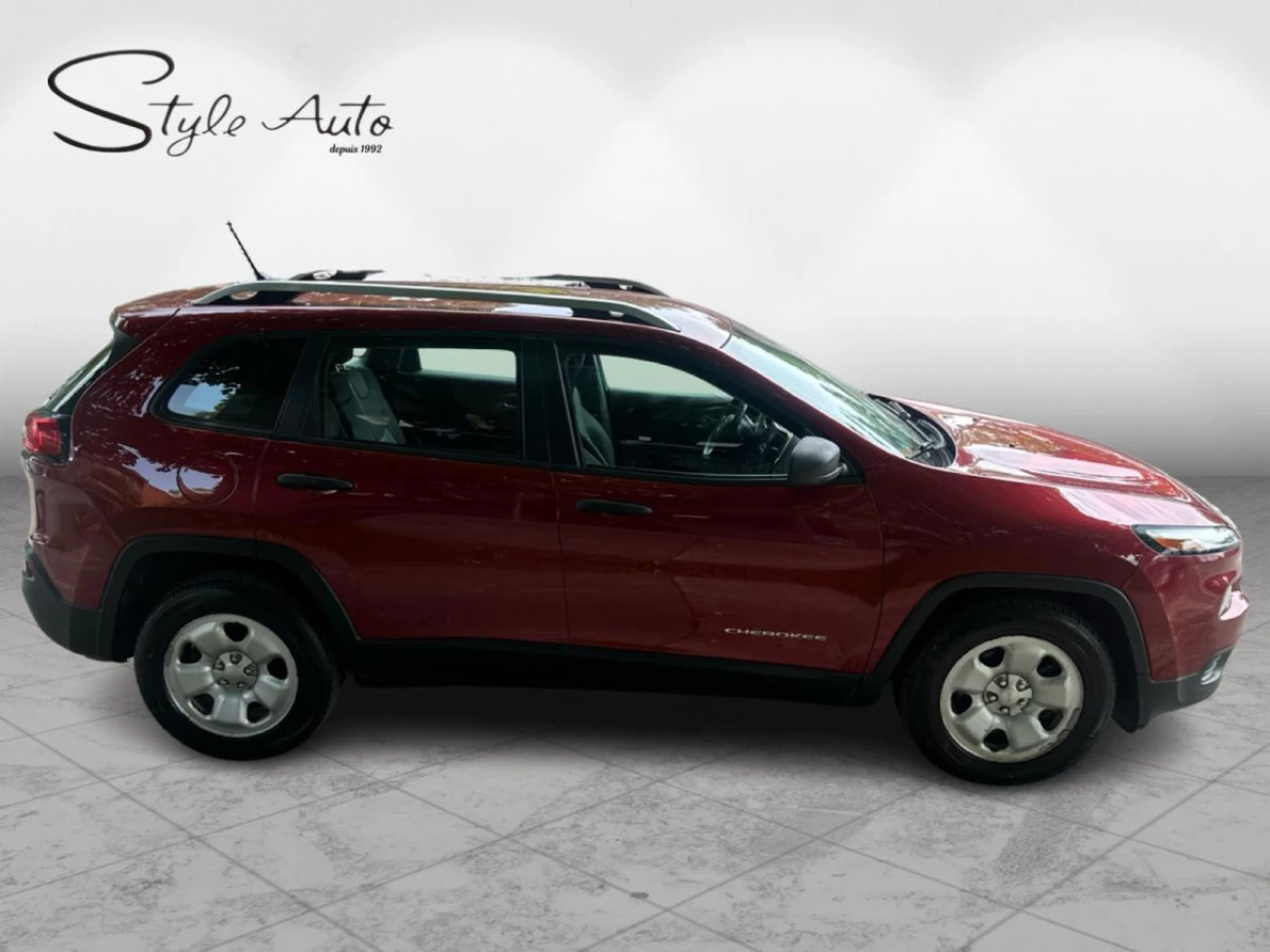 2015 Jeep Cherokee FWD 4dr Sport Image principale