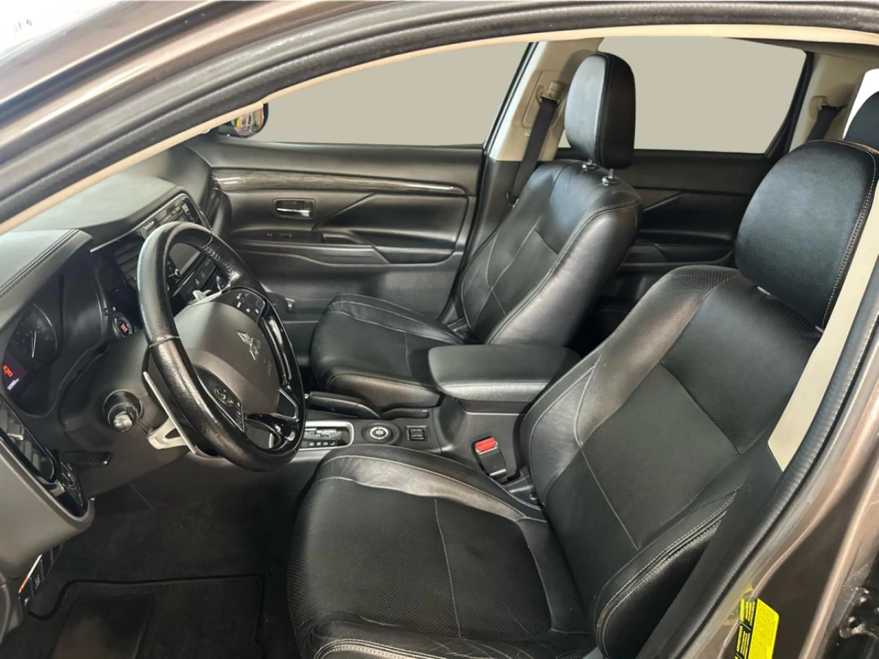 2016 Mitsubishi Outlander AWC 4dr GT Main Image