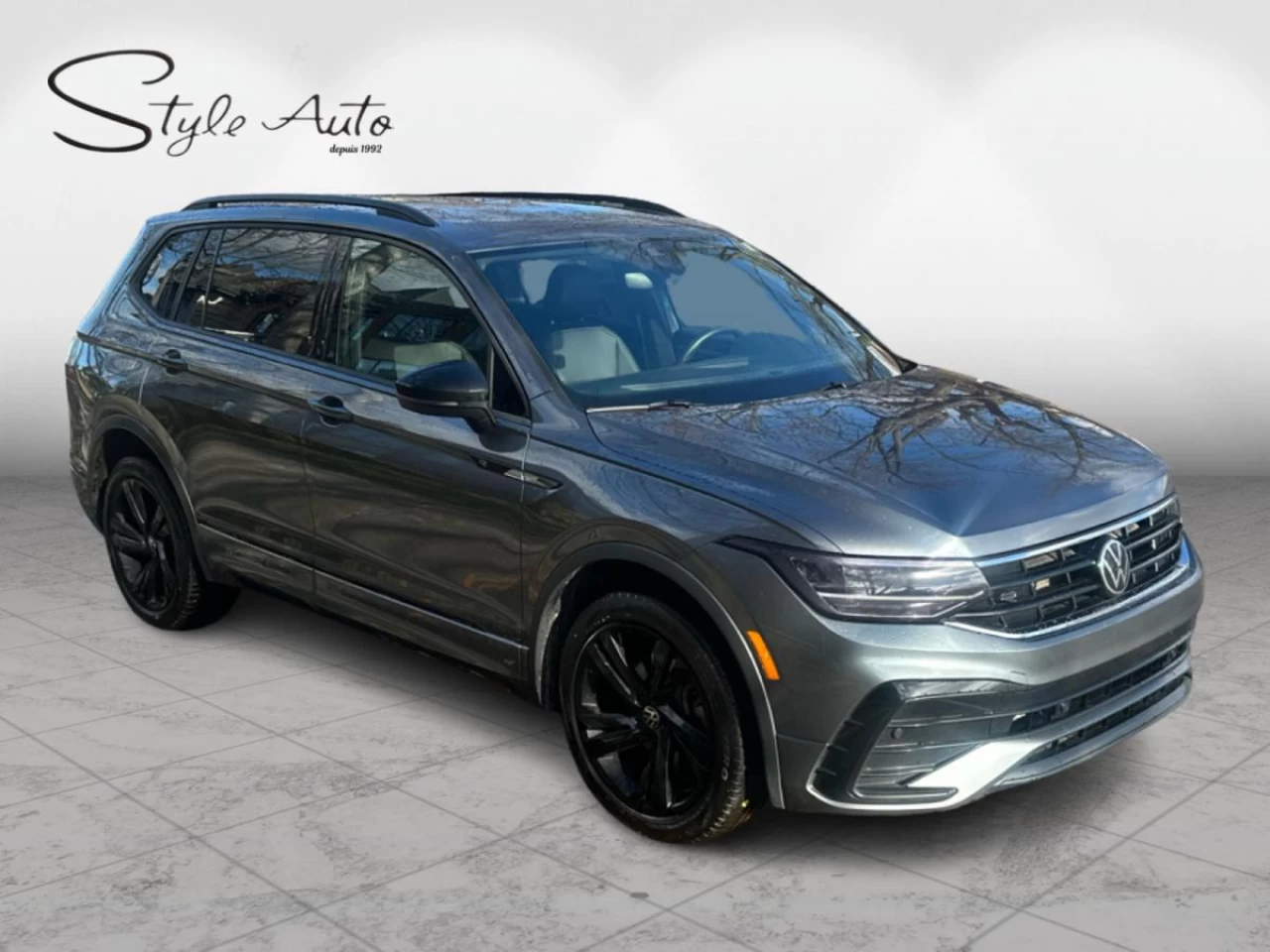 2023 Volkswagen Tiguan Comfortline R-Line Black Edition 4MOTION Main Image