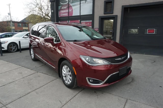 Chrysler Pacifica Wgn Touring-LFully loaded Leathers cam Nav 2017