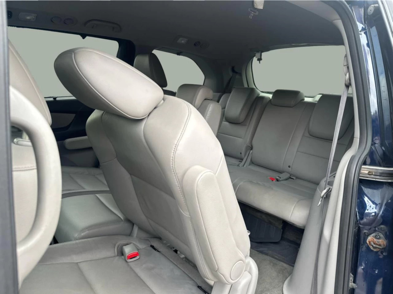 2017 Honda Odyssey EX-L  8 passengers with Rear Entertainment System Main Image