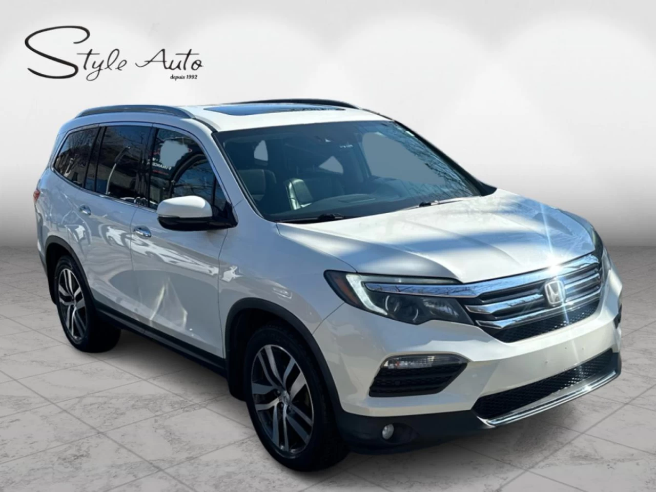 2017 Honda Pilot 4WD Touring Image principale