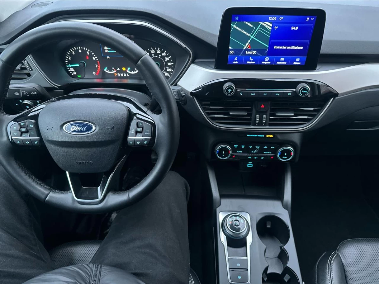 2022 Ford Escape SEL AWD Image principale