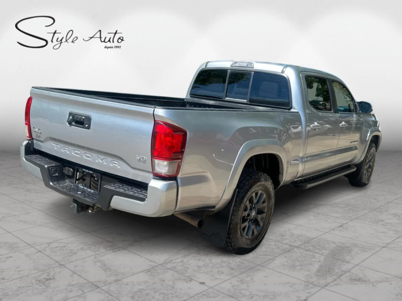2023 Toyota Tacoma 4x4 Double Cab Auto Main Image