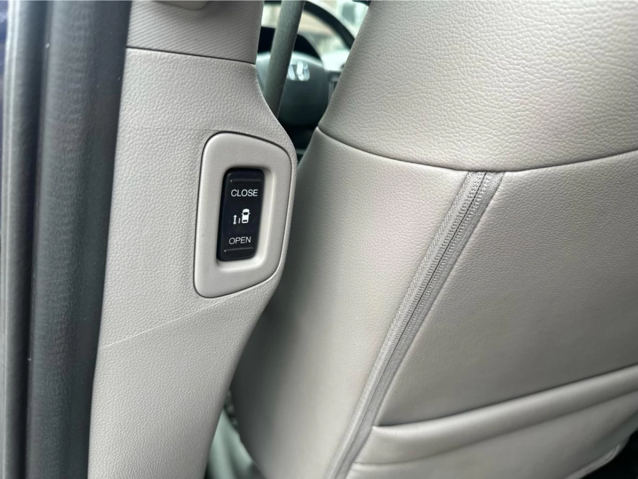 2017 Honda Odyssey EX-L  8 passengers with Rear Entertainment System Main Image