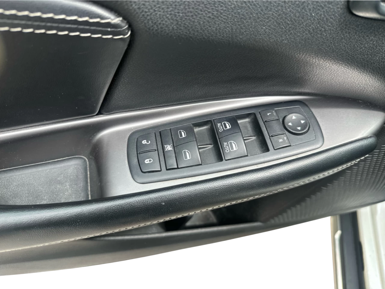 2016 Dodge Journey Crossroad 7 Pass Main Image