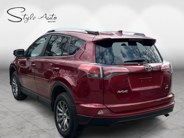 Toyota RAV4 AWD LE 2018