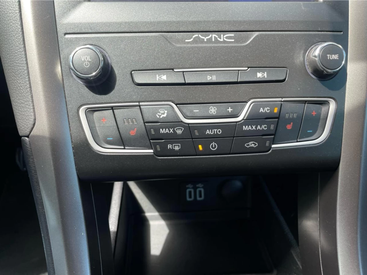 2019 Ford Fusion Energi SEL FWD Image principale