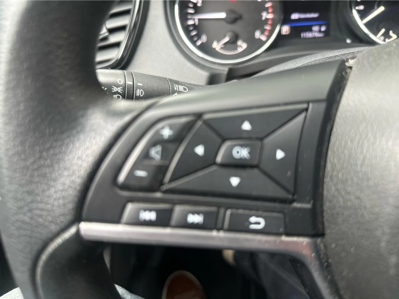 2020 Nissan Rogue AWD SV Camera Roof Image principale