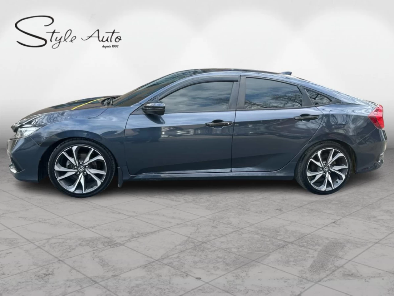 2019 Honda Civic Touring  Sedan Main Image