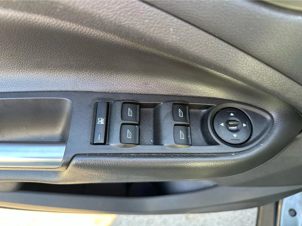 2016 Ford Escape 4WD 4dr SE Image principale