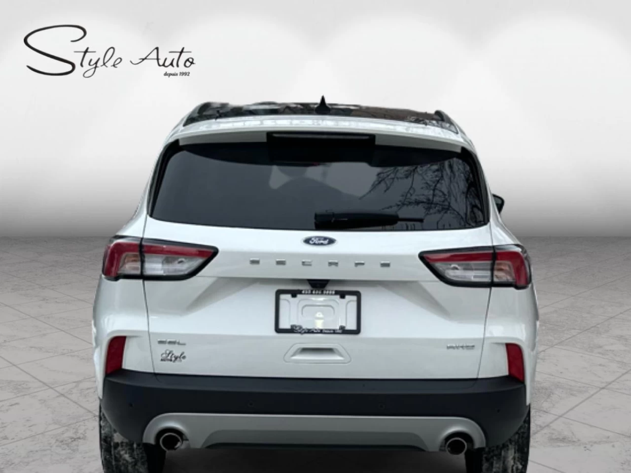 2022 Ford Escape SEL AWD Image principale