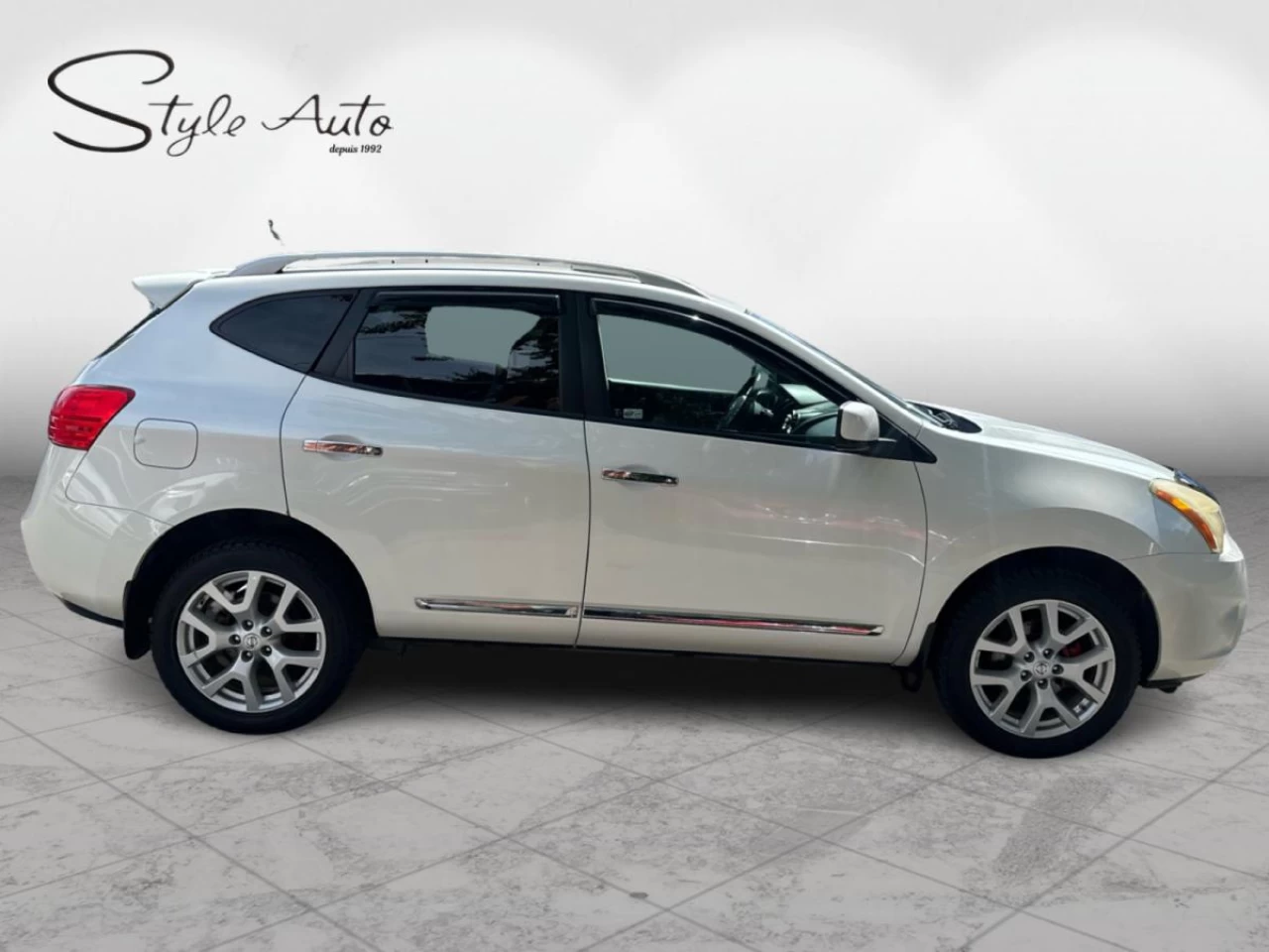 2011 Nissan Rogue FWD 4dr SV Image principale