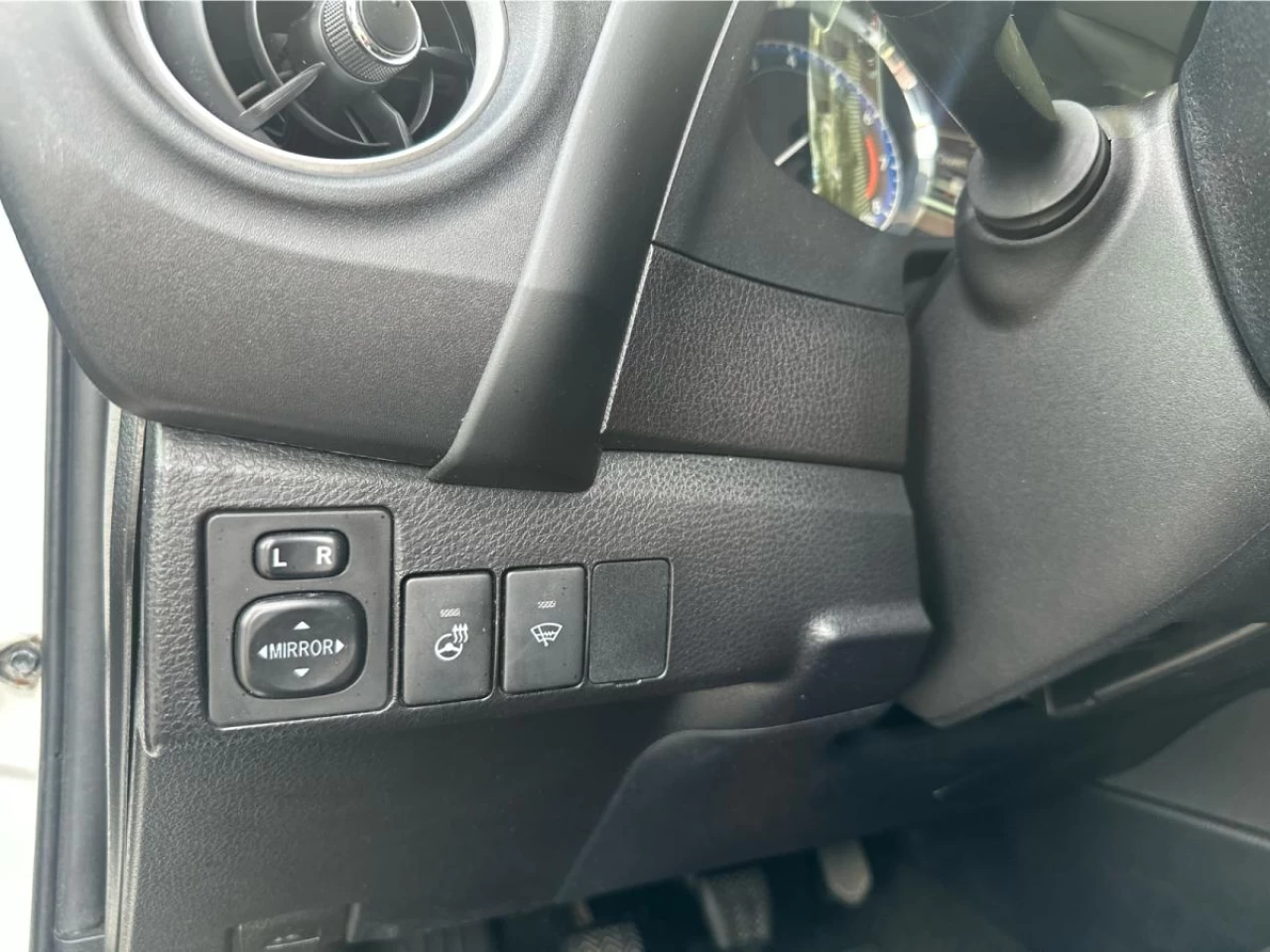 2017 Toyota Corolla 4dr Sdn Man CE Image principale