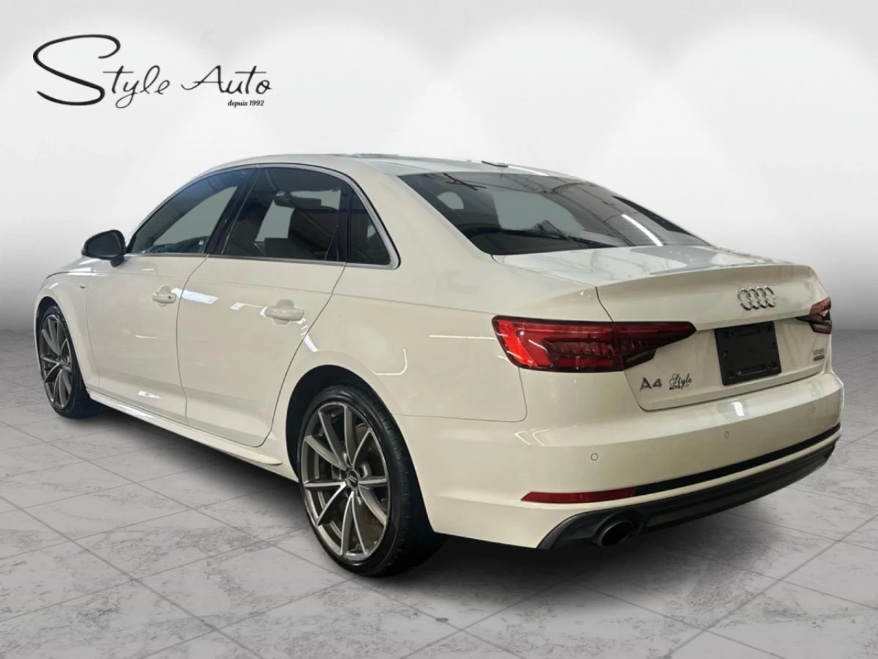 2017 Audi A4 Progressiv Quattro Main Image
