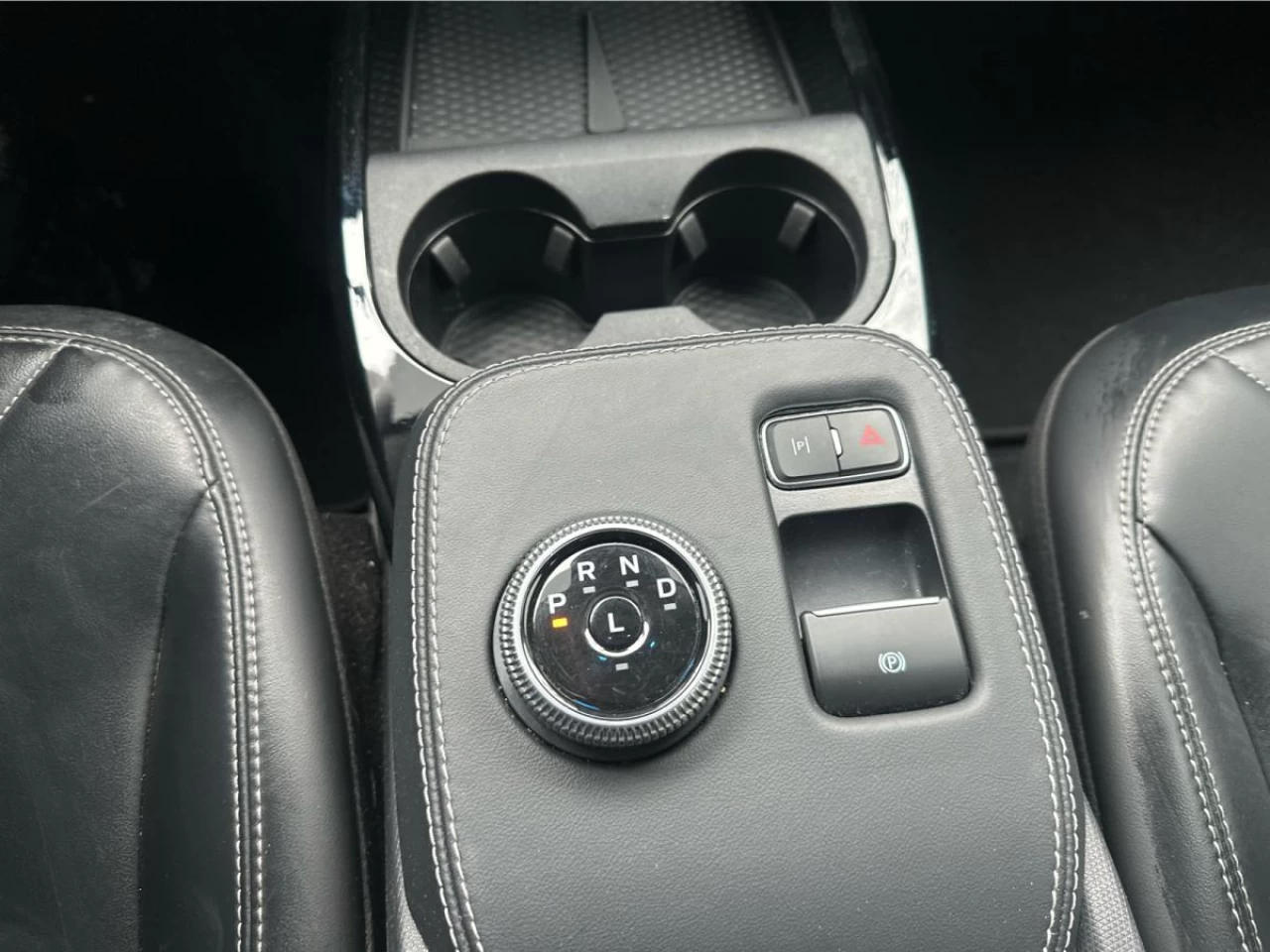 2023 Ford Mustang Mach-E Select AWD Image principale