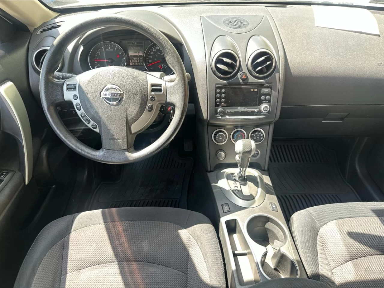 2011 Nissan Rogue FWD 4dr SV Image principale