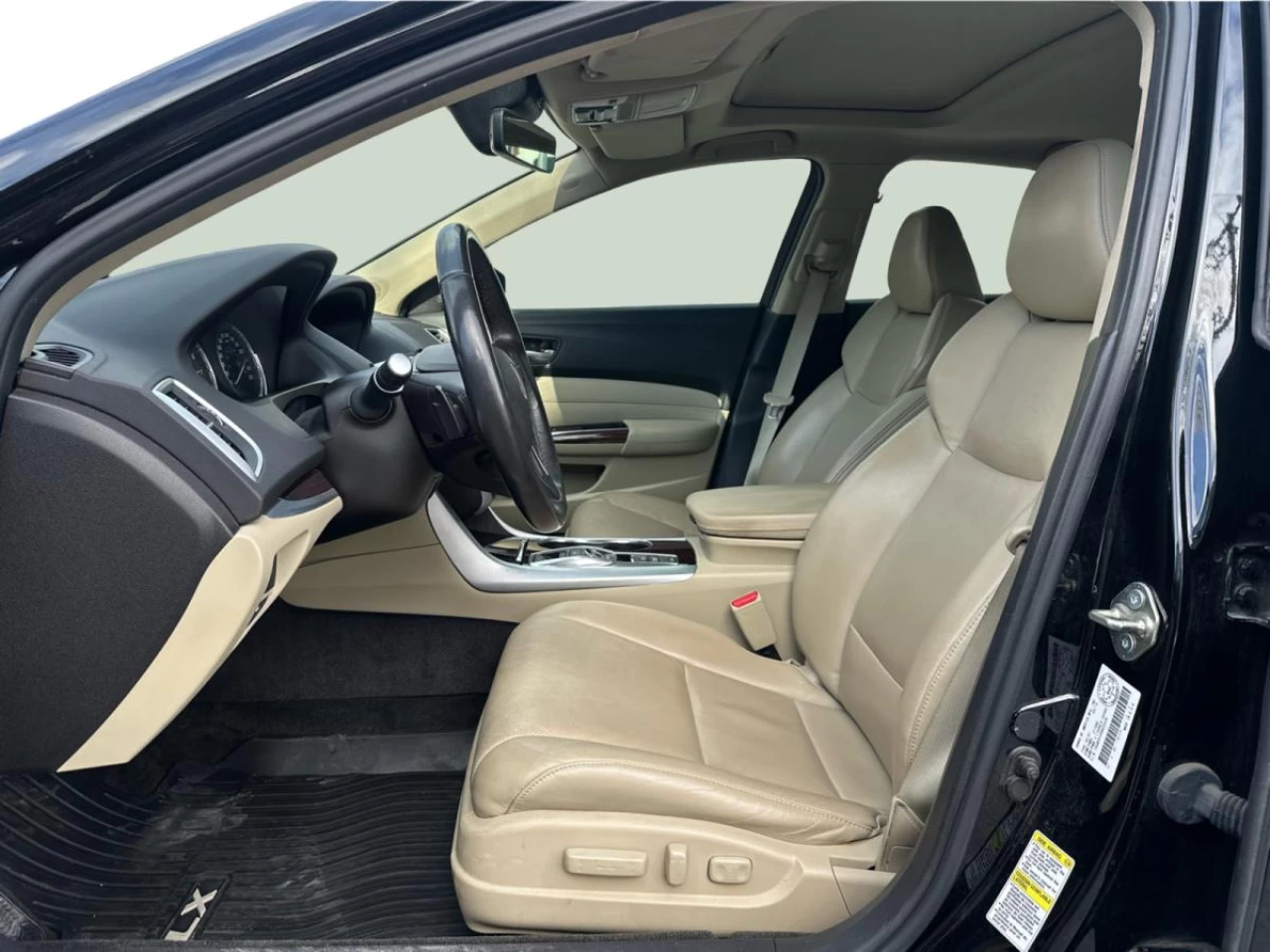 2017 Acura TLX AWD V6 Tech sedan Image principale